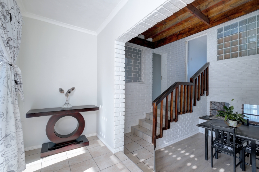 4 Bedroom Property for Sale in Seaview Eastern Cape
